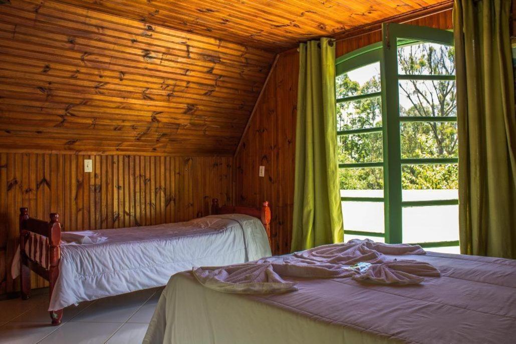 Hotel Fazenda Caledonia Inn Нова-Фрибурго Екстериор снимка